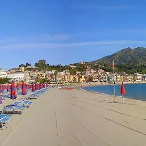 Bed & Breakfast Al Sole Di Sicilia, Giardini-Naxos